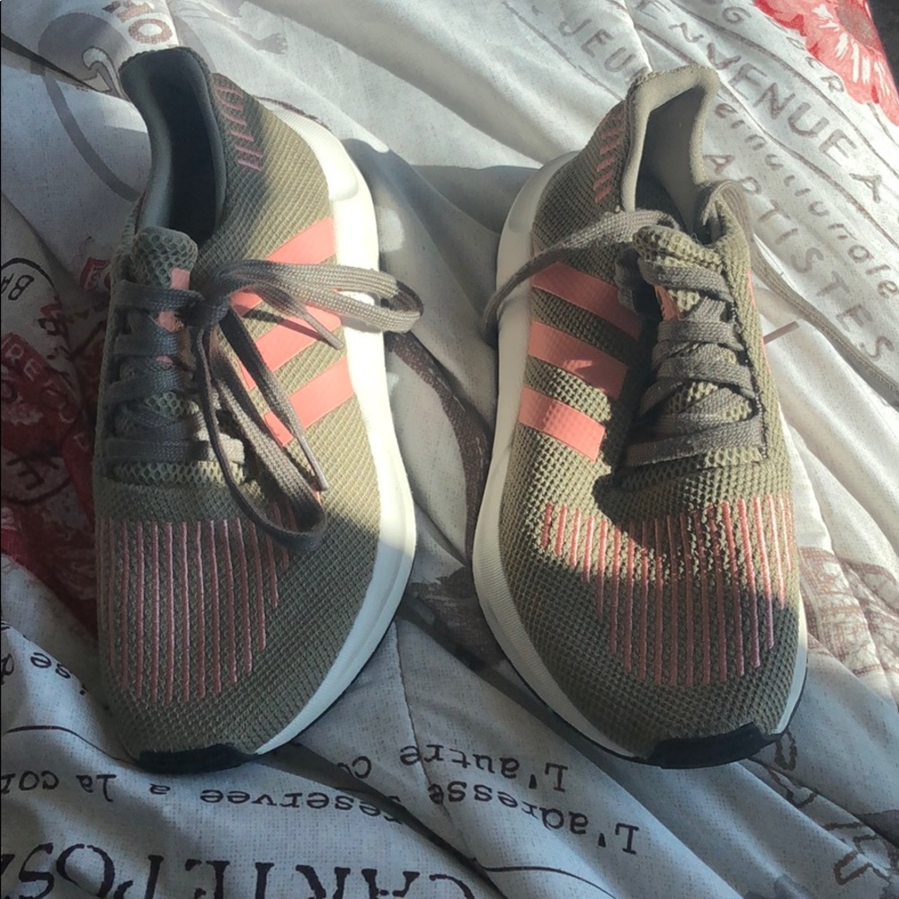 Shoes - Picture 3 of 3